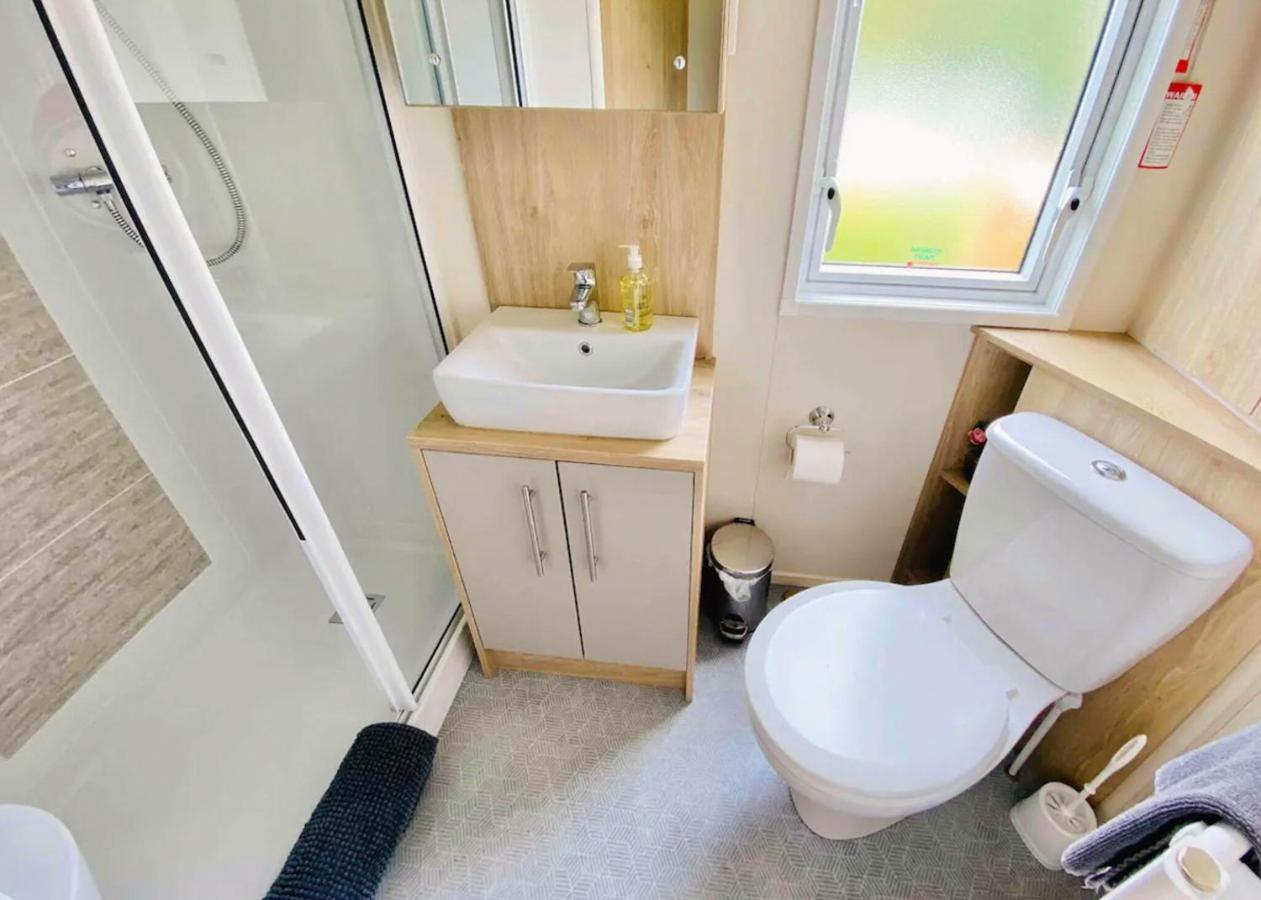 Docker Holiday Park Hotel Carnforth Buitenkant foto