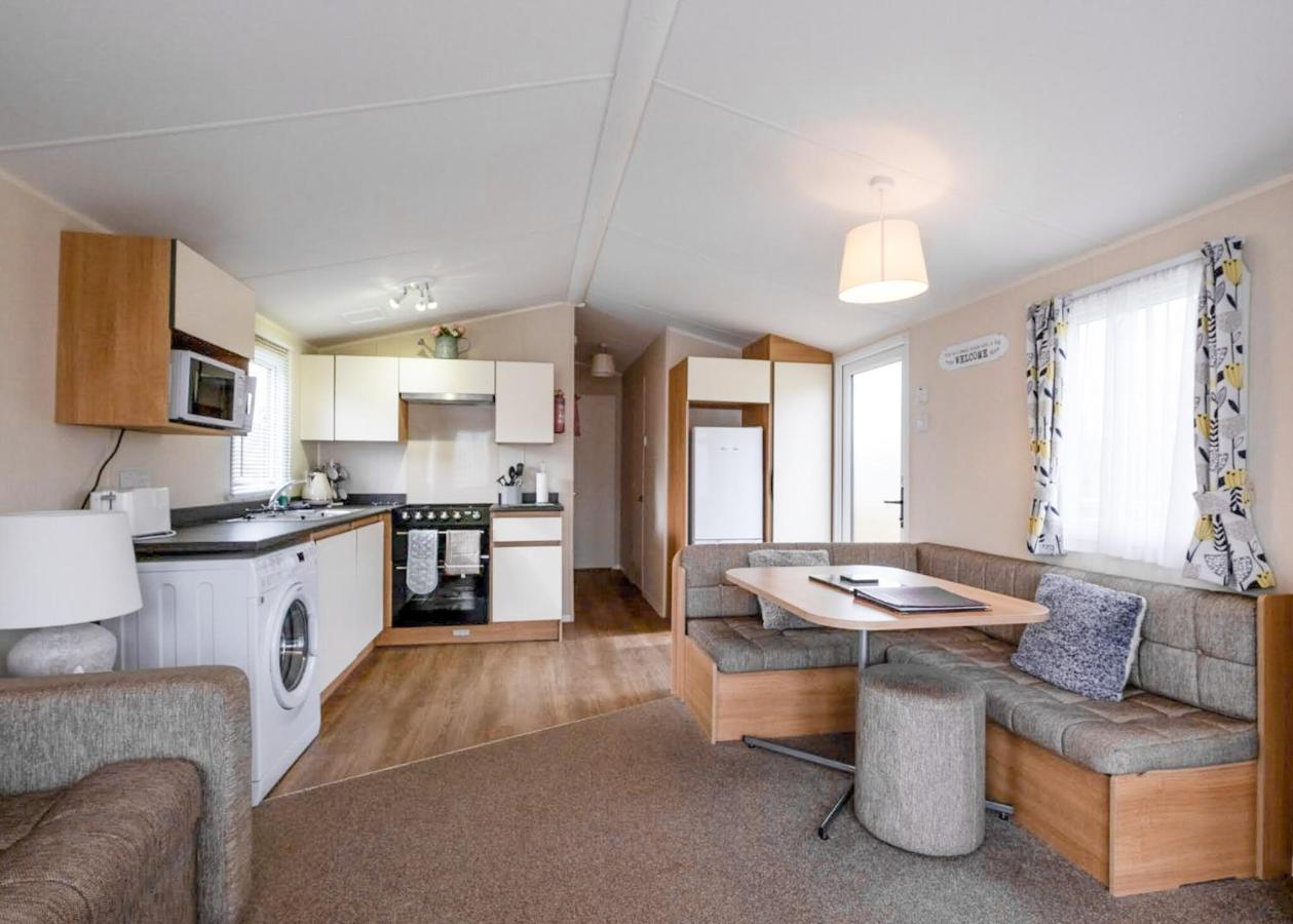 Docker Holiday Park Hotel Carnforth Buitenkant foto